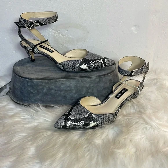 #0172 Nine West Black and Gray Snakeskin Low Heels with Wrap Ankle Strap-6.5 - Picture 1 of 11